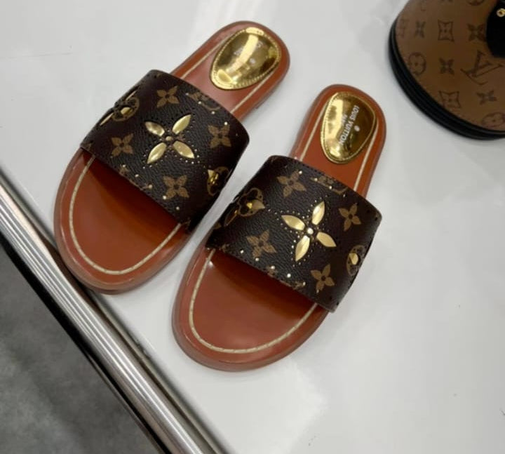 LOUIS VUITTON LOCK IT FLAT MULE
