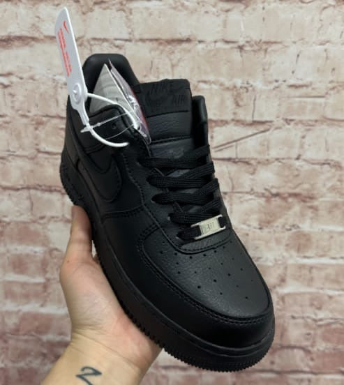 NIKE AIR FORCE 1 '07 LOW 4