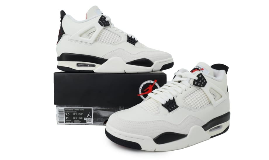 NIKE AIR JORDAN 4 RETRO FLIGHT CLUB